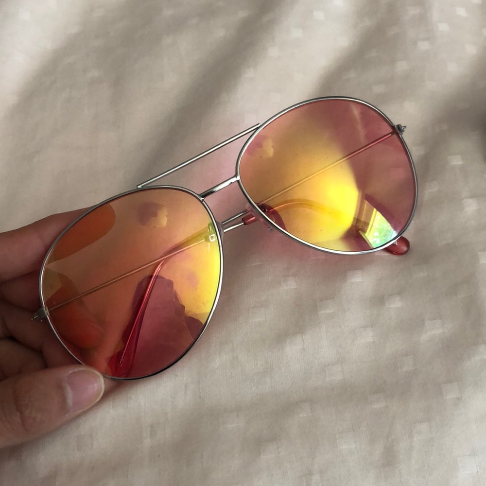 Two sunglasses - Picture 2 of 5